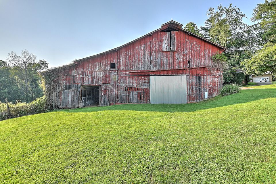 Photo #35: 256 Meadowbrook Road