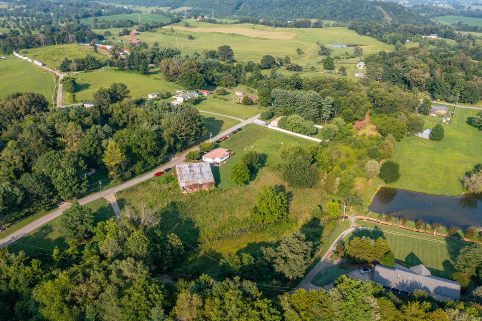 Photo #41: 256 Meadowbrook Road