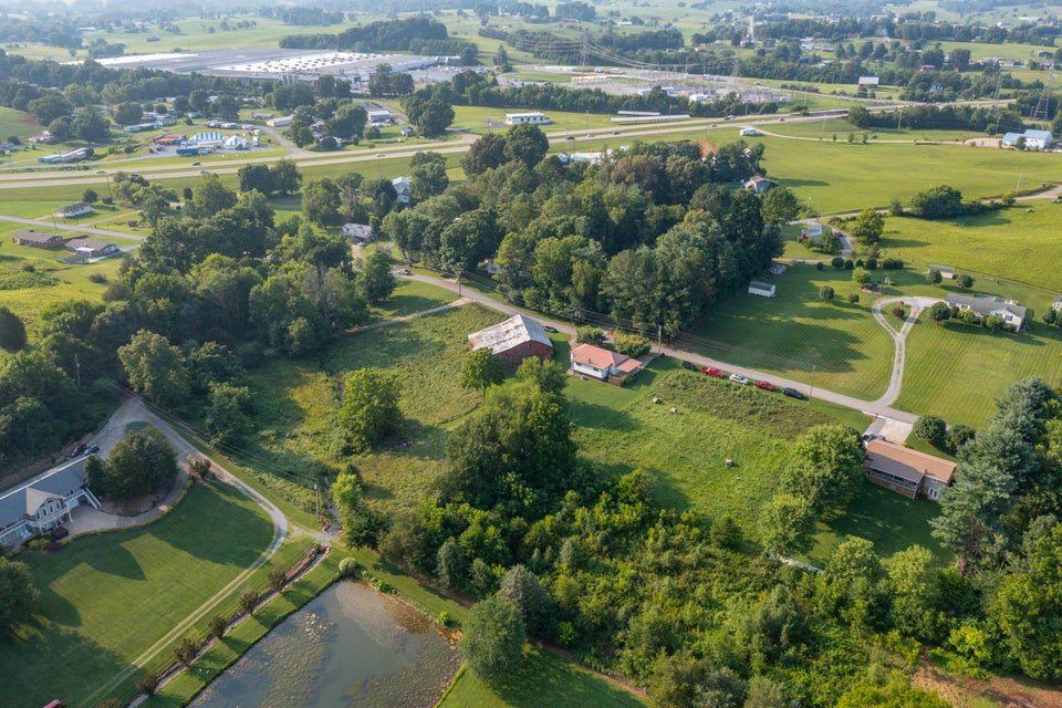 Photo #44: 256 Meadowbrook Road