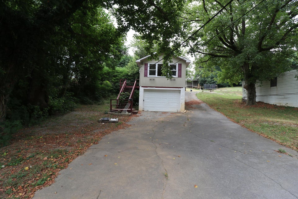 Photo #2: 1212 Fairview