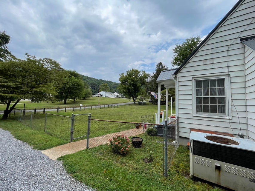 Photo #10: 714 Tuggle Hill Road
