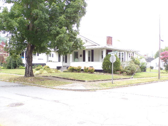 Photo #4: 203 Clinchfield Avenue
