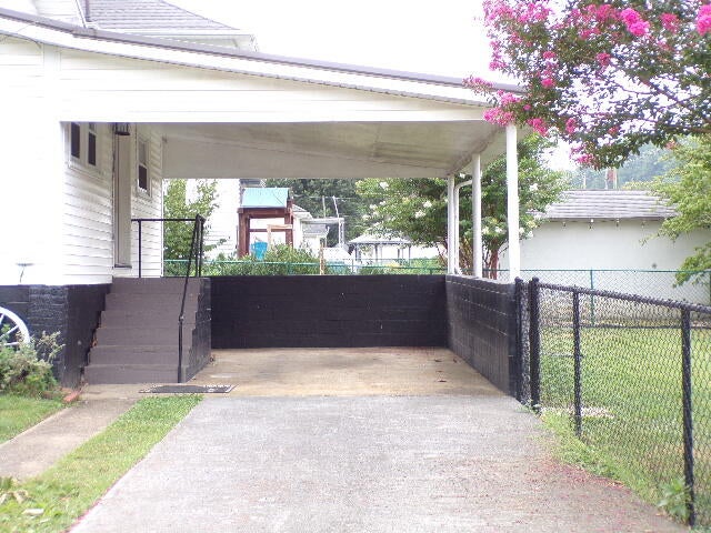 Photo #9: 203 Clinchfield Avenue