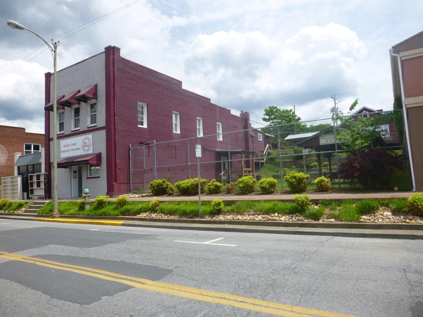 Photo #3: 427 & 431 E Sullivan Street