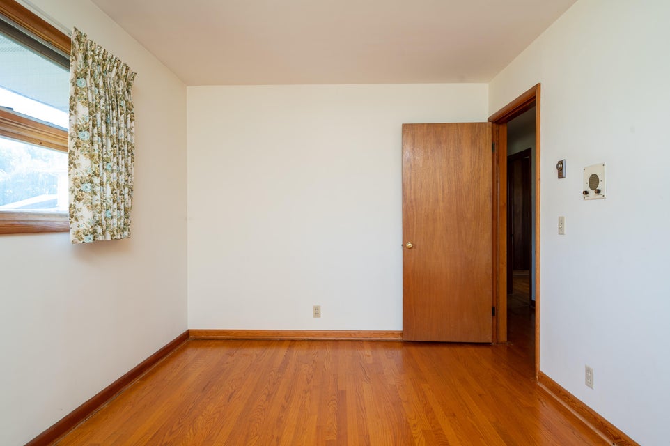 Photo #27: 131 Franklin Street