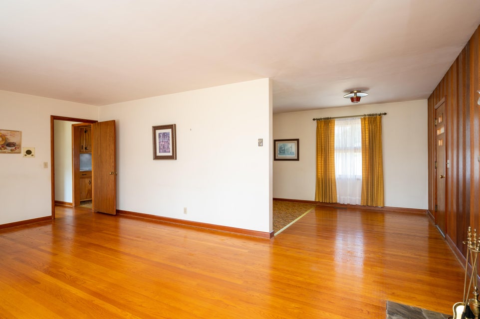 Photo #10: 131 Franklin Street