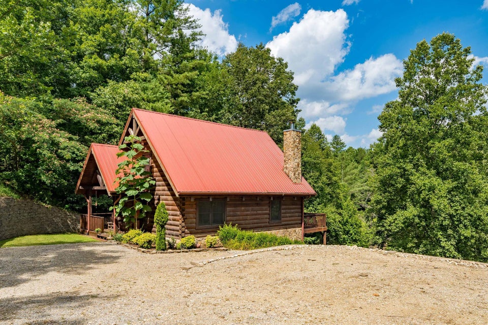 Photo #4: 102 Oak Point Place
