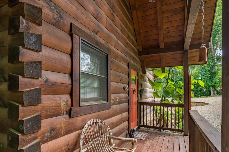 Photo #9: 102 Oak Point Place