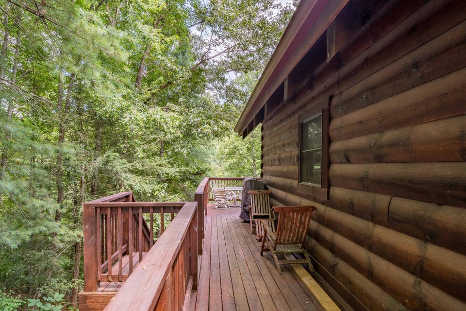 Photo #10: 102 Oak Point Place