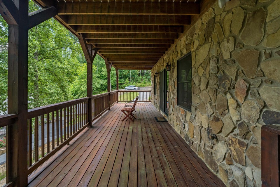 Photo #15: 102 Oak Point Place
