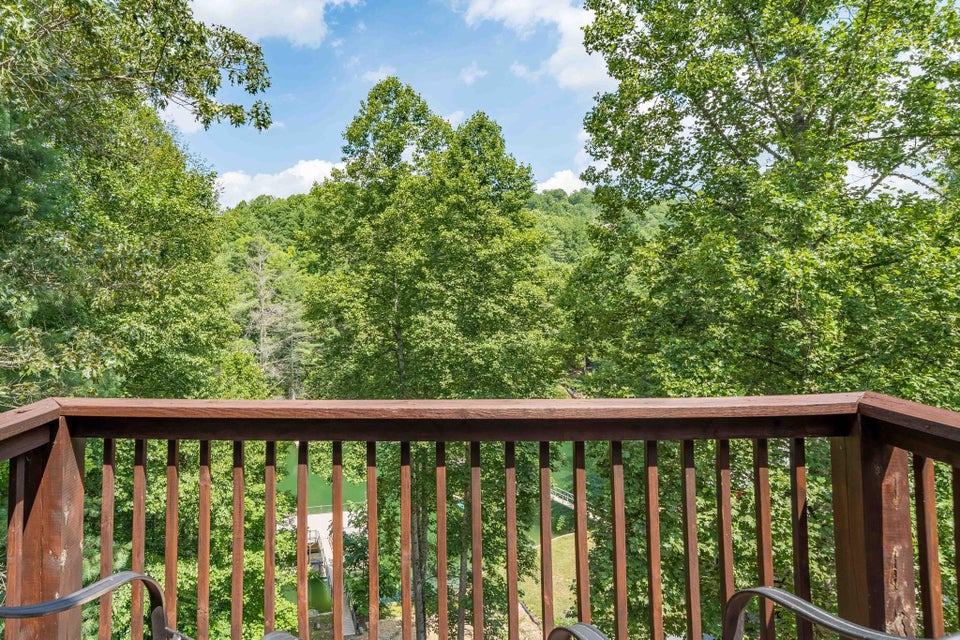 Photo #36: 102 Oak Point Place
