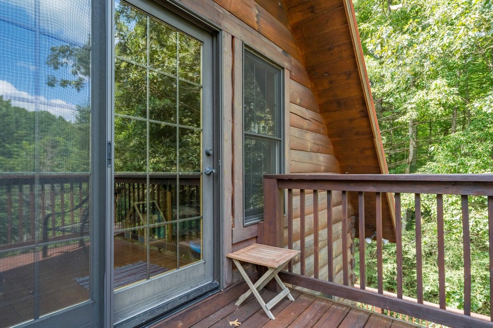 Photo #37: 102 Oak Point Place
