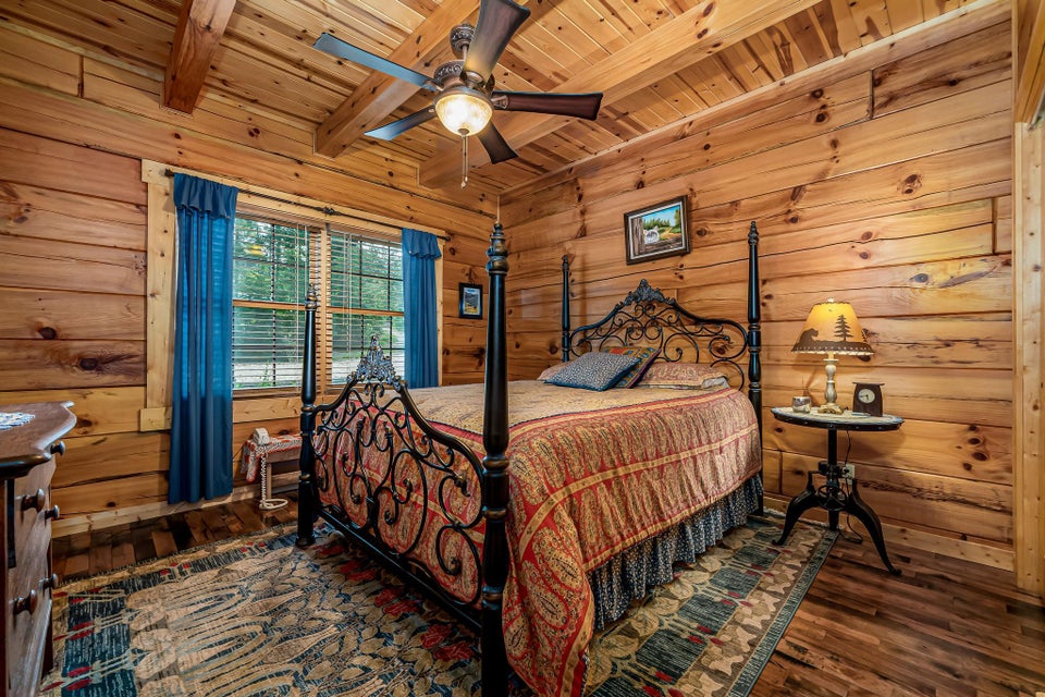 Photo #41: 102 Oak Point Place