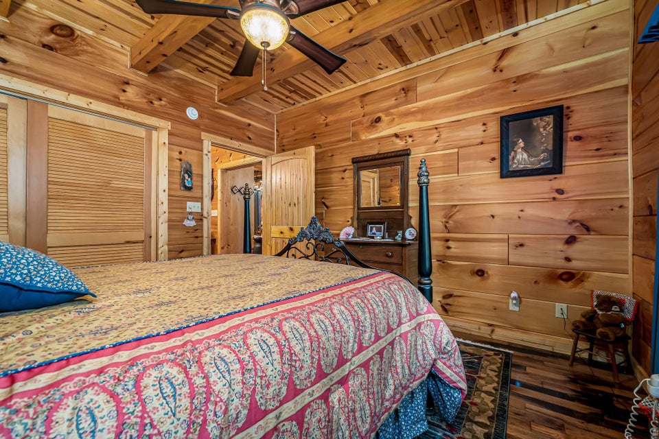 Photo #42: 102 Oak Point Place