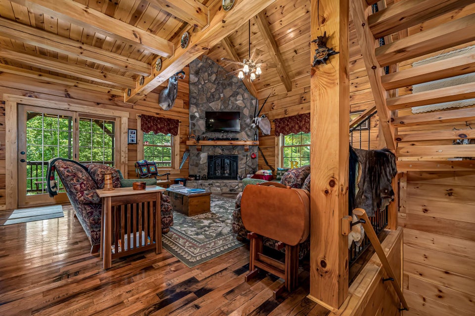 Photo #43: 102 Oak Point Place
