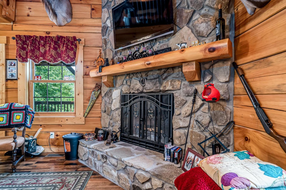 Photo #47: 102 Oak Point Place
