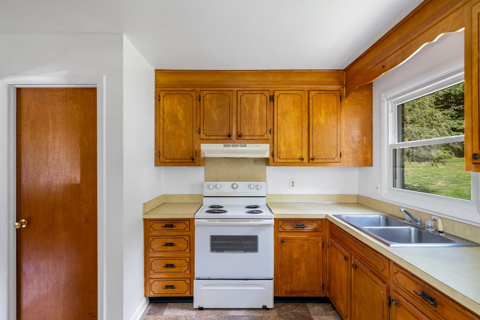 Photo #11: 255 Wildwood Drive