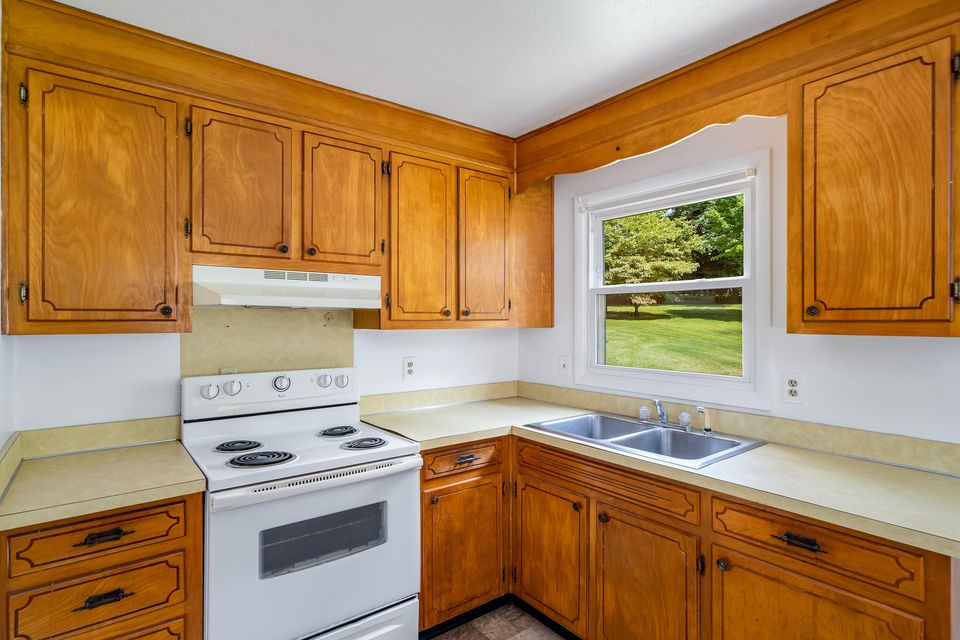 Photo #12: 255 Wildwood Drive