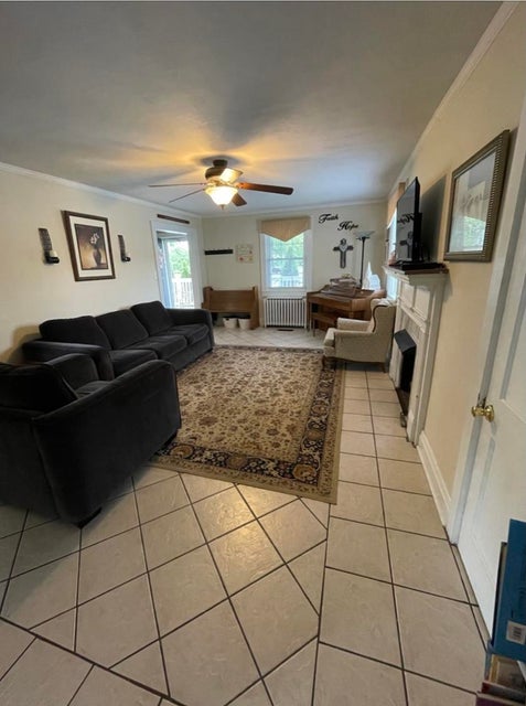 Photo #3: 816 Taylor Street
