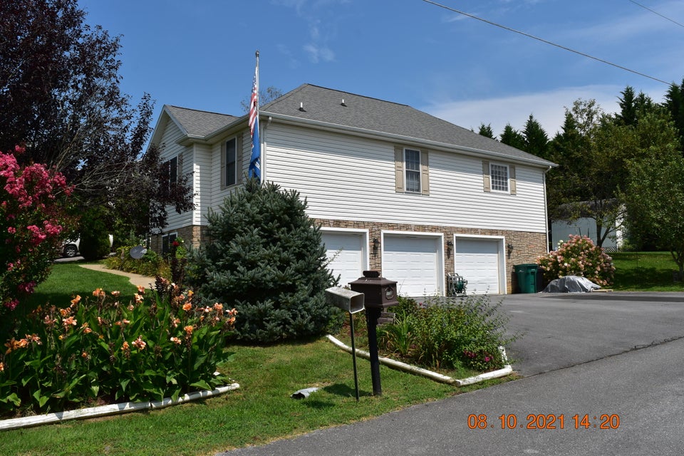 Photo #3: 119 Meadow Lane