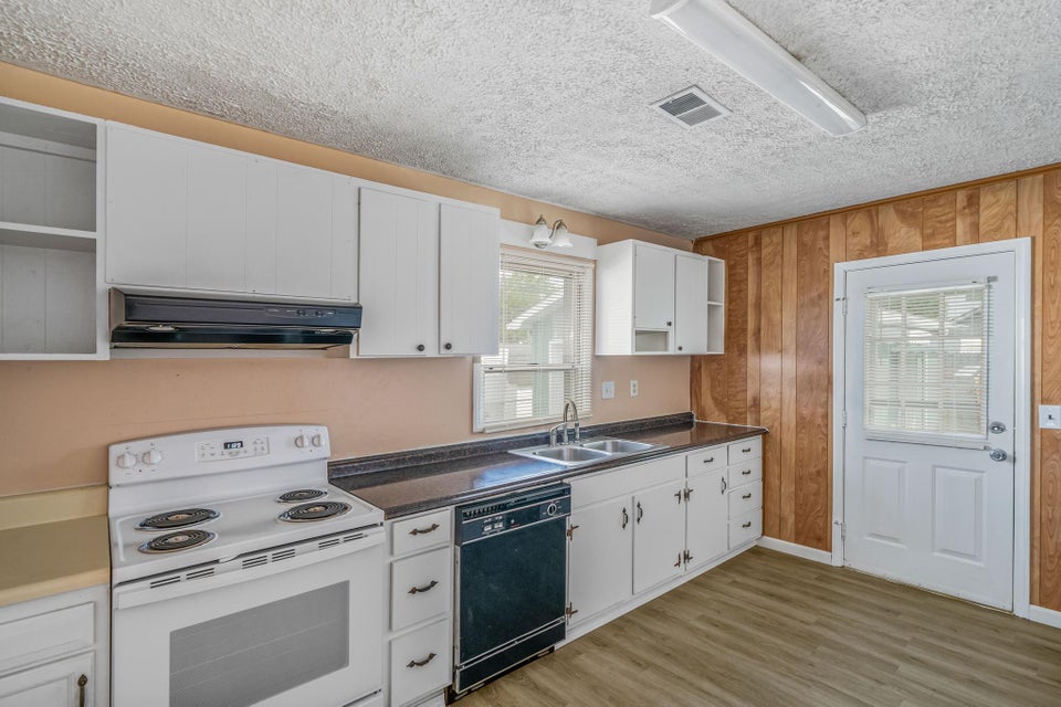 Photo #27: 1474 Sevier Avenue