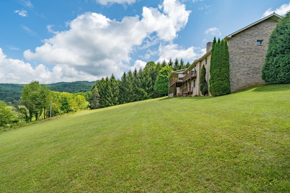 Photo #10: 451 Highland Acres