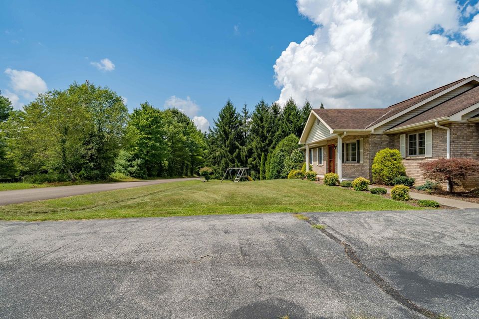 Photo #18: 451 Highland Acres