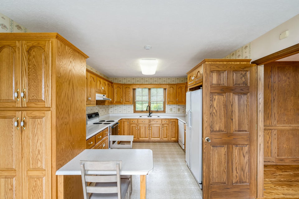 Photo #37: 451 Highland Acres