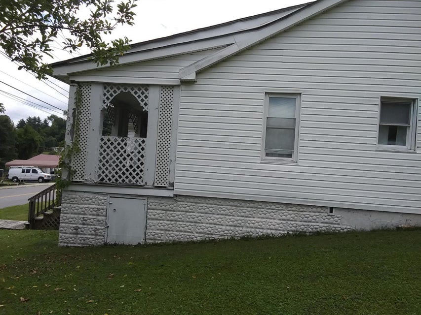 Photo #4: 1342 Farmer Street