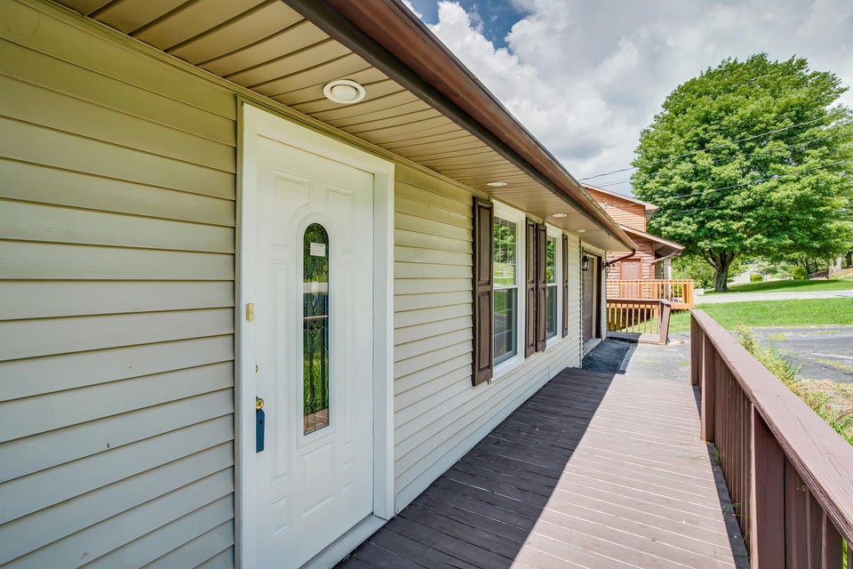 Photo #4: 3533 Mcintosh Drive