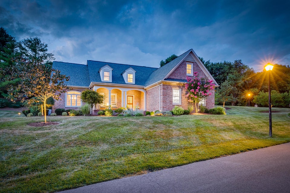 Photo #1: 1000 Huntington Court