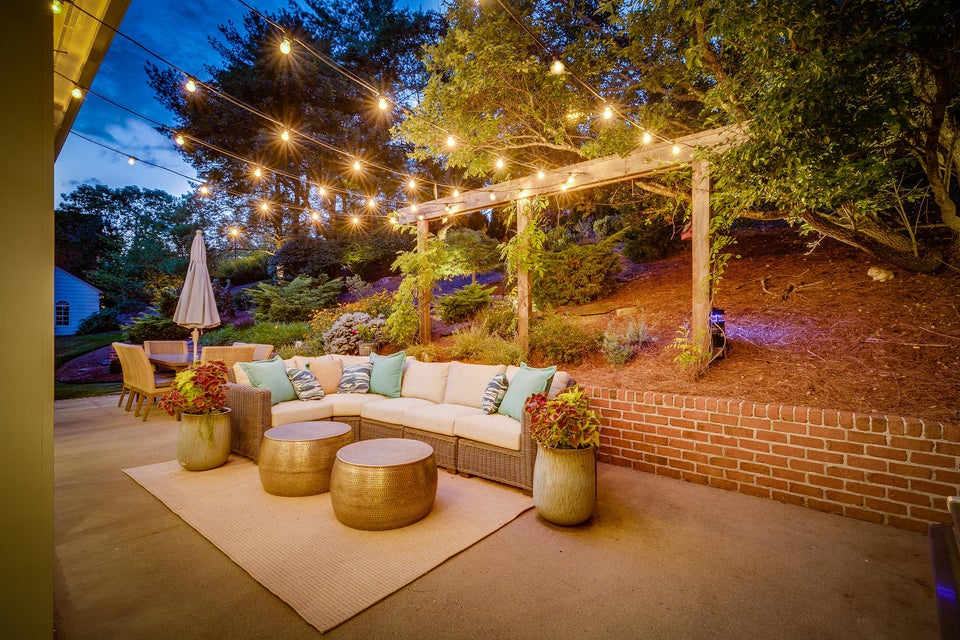 Photo #5: 1000 Huntington Court