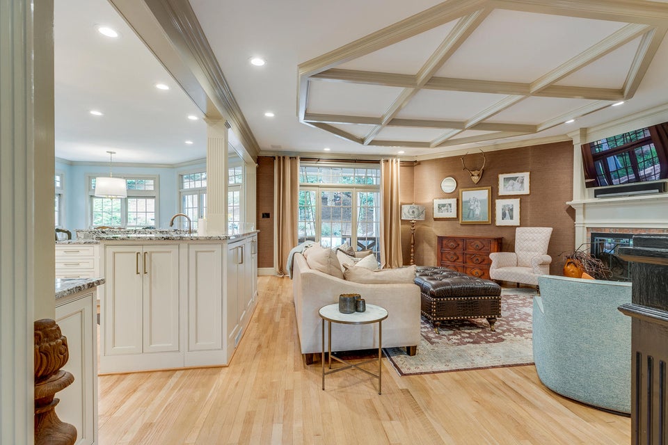 Photo #15: 1000 Huntington Court