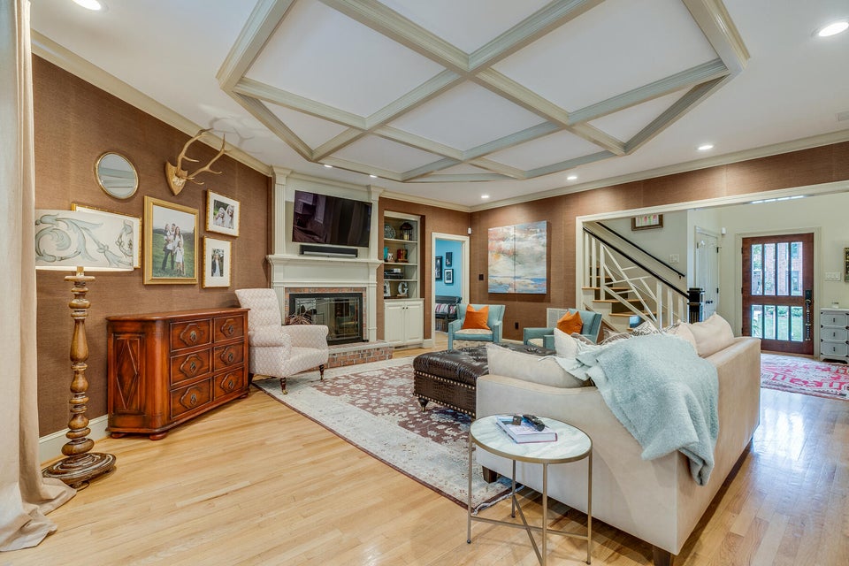 Photo #31: 1000 Huntington Court