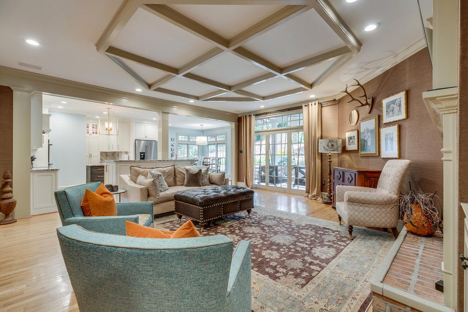 Photo #33: 1000 Huntington Court