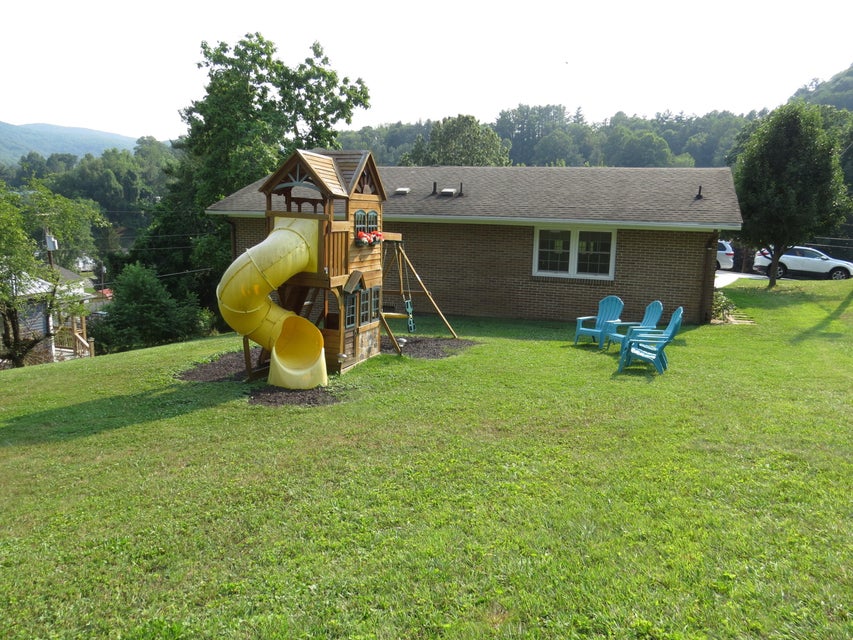 Photo #46: 535 Hagan Avenue