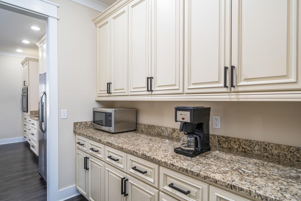 Photo #31: 3216 Monroe Way