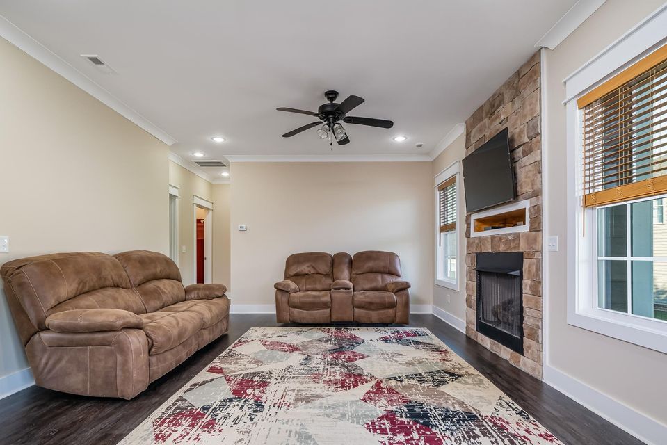 Photo #37: 3216 Monroe Way