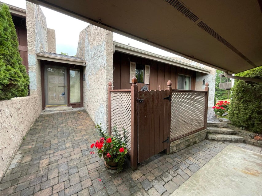 Photo #3: 49 Wellington Street
