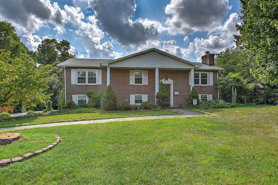 Photo #2: 2200 Camelot Circle