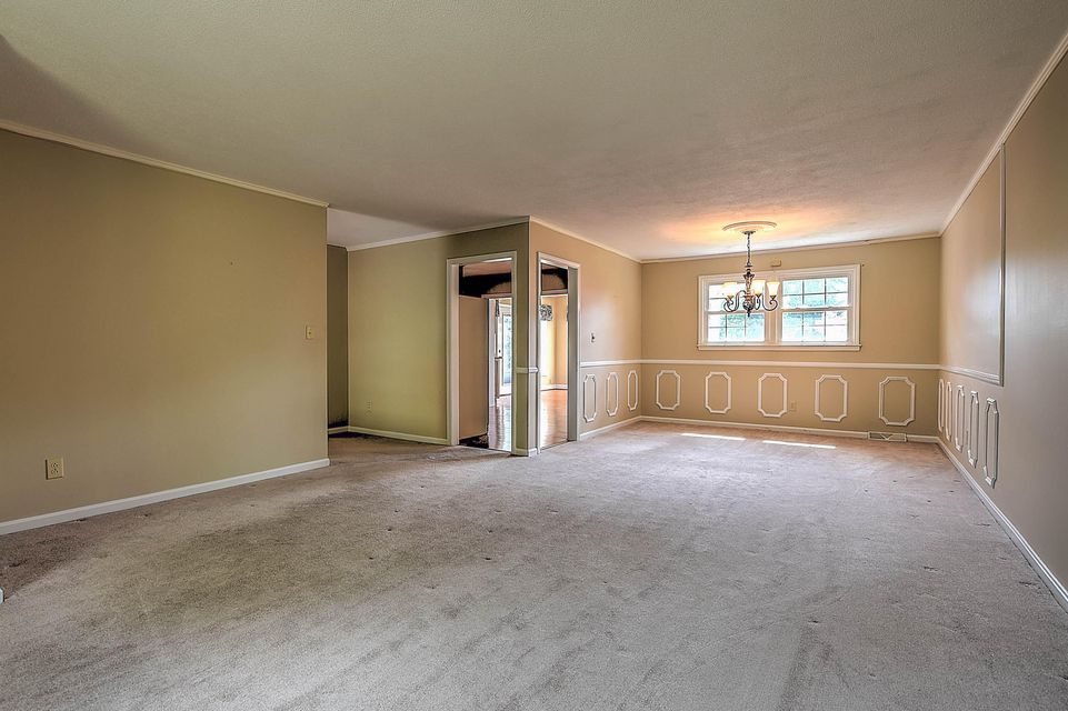 Photo #5: 2200 Camelot Circle
