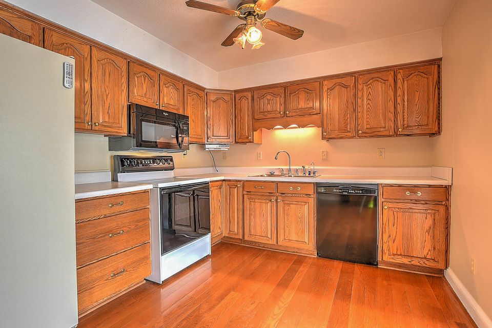 Photo #10: 2200 Camelot Circle