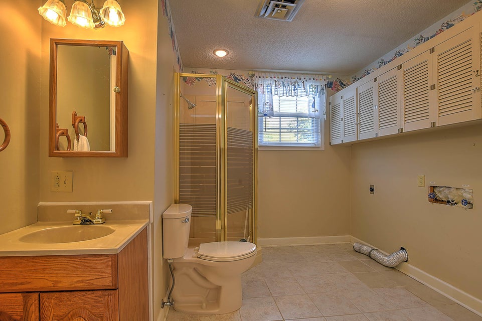 Photo #27: 2200 Camelot Circle