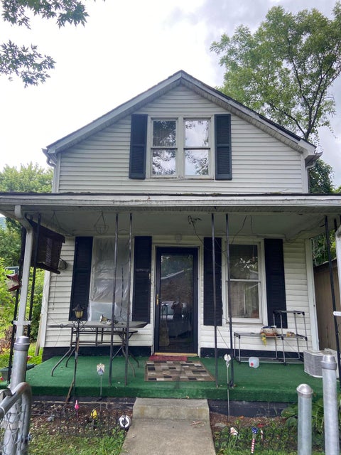 Photo #4: 206 East 6th Street North Street