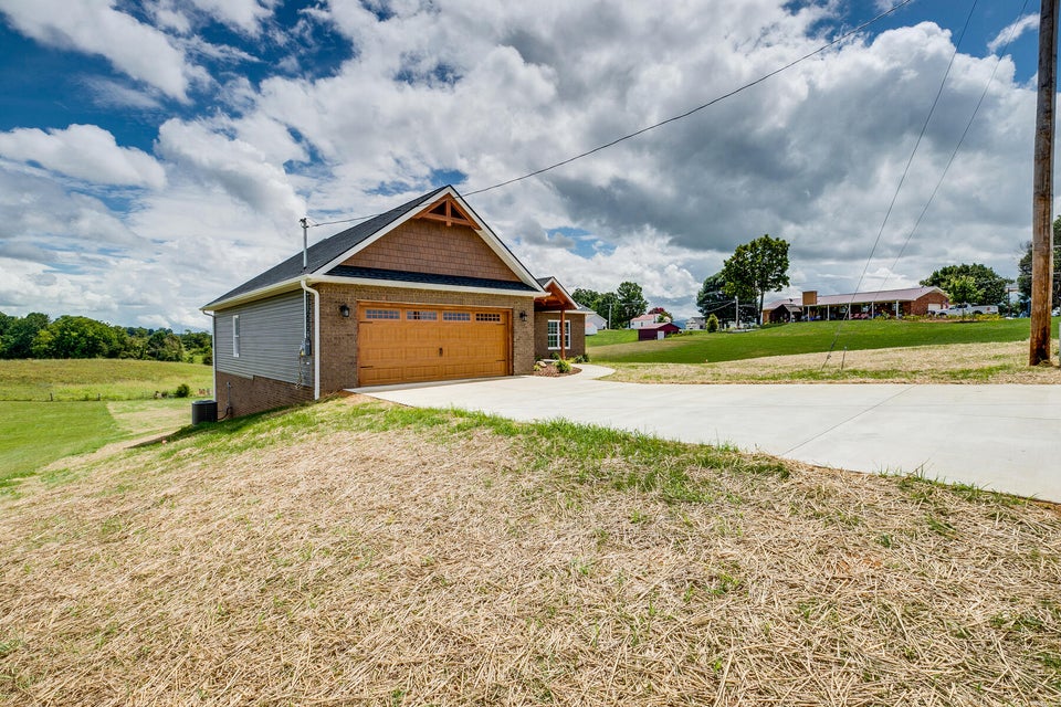 Photo #2: 1054 Henderson Court