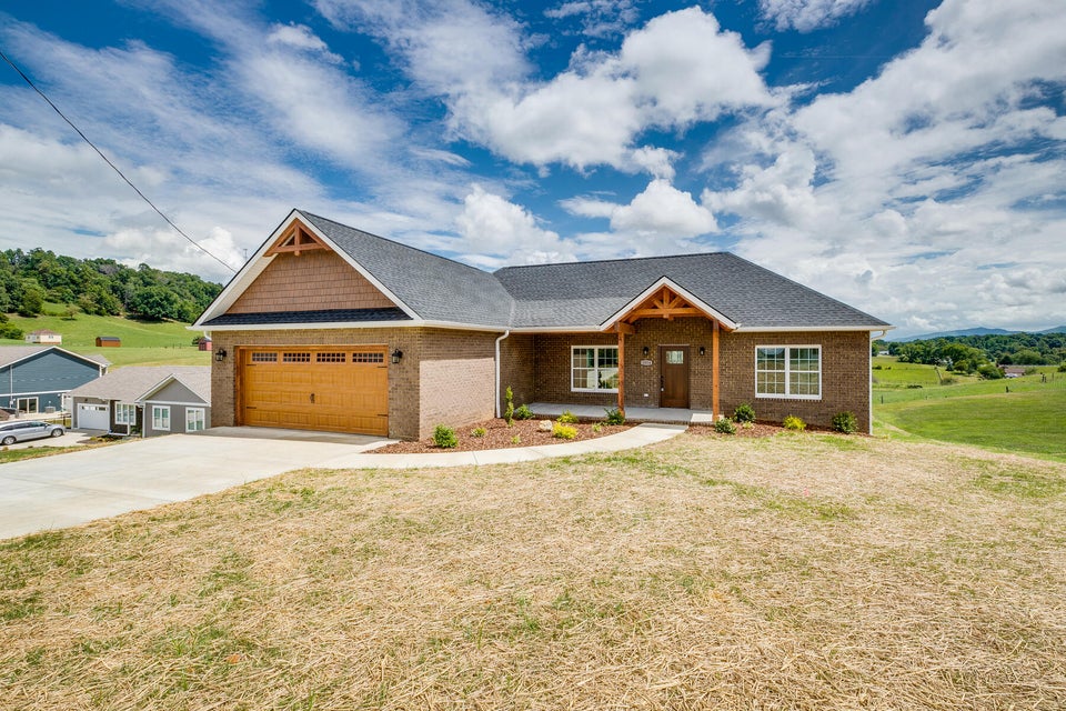 Photo #3: 1054 Henderson Court