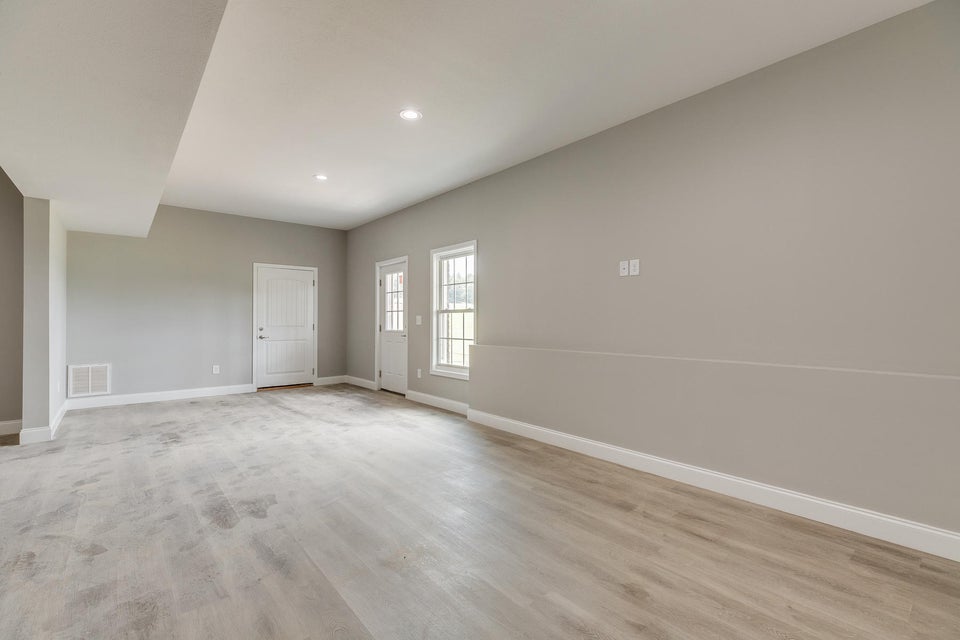 Photo #33: 1054 Henderson Court