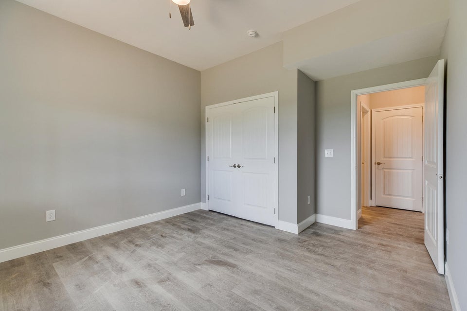 Photo #37: 1054 Henderson Court