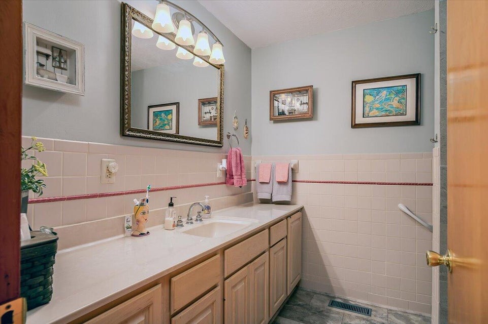 Photo #25: 2116 Beechnut Drive