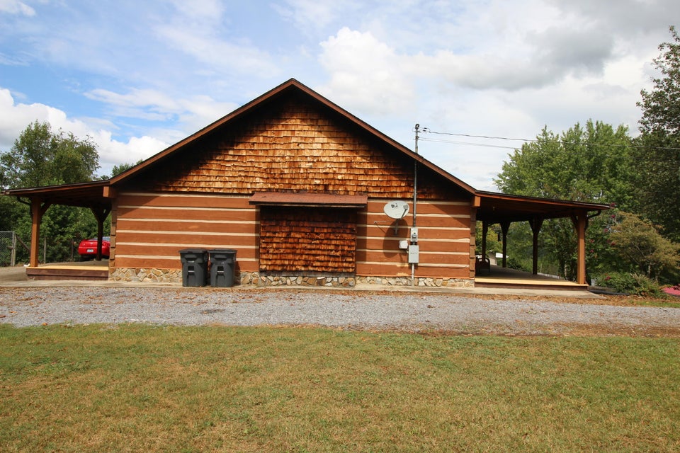 Photo #6: 1724 Lowell Drive